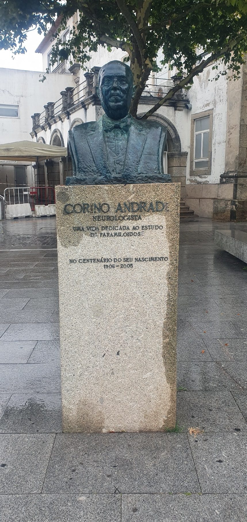 Corino de Andrade Busto - 1.jpg